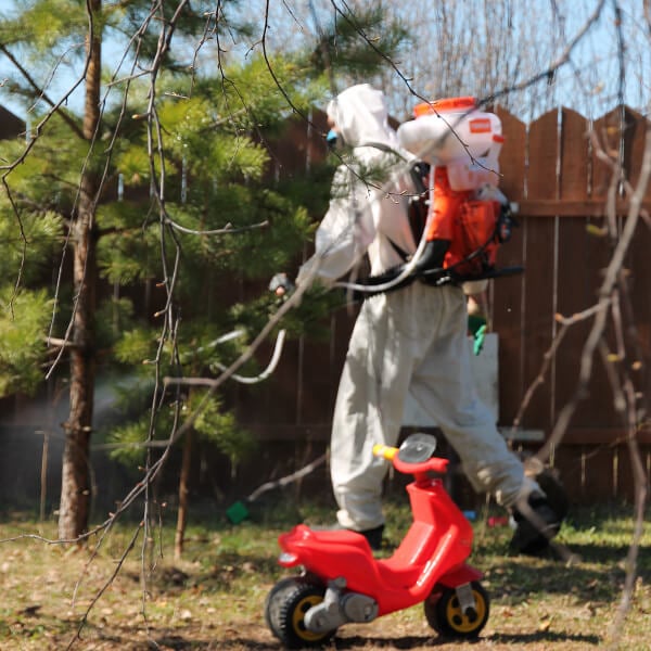 Обработка участка от клещей в Хмельницком?